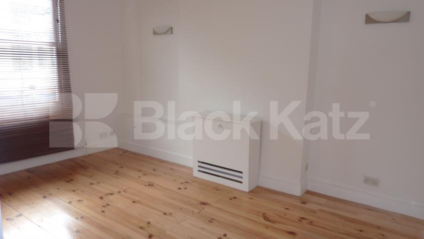 			Must See!!, 2 Bedroom, 1 bath, 1 reception Flat			 Goldney Road, Maida Vale